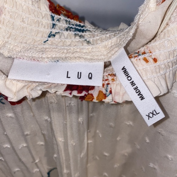 NWOT Cream Blouse with Rust and Orange floral clusters size XXL - Picture 3 of 7